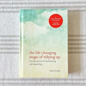 🌿The life changing magic of tidying up book